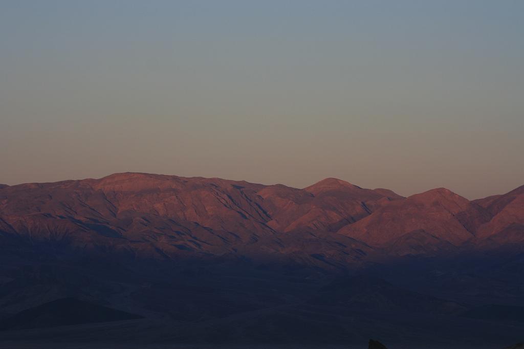 20081022 death valley 018.jpg - Death Valley - Sunrise at Zabriskie Point